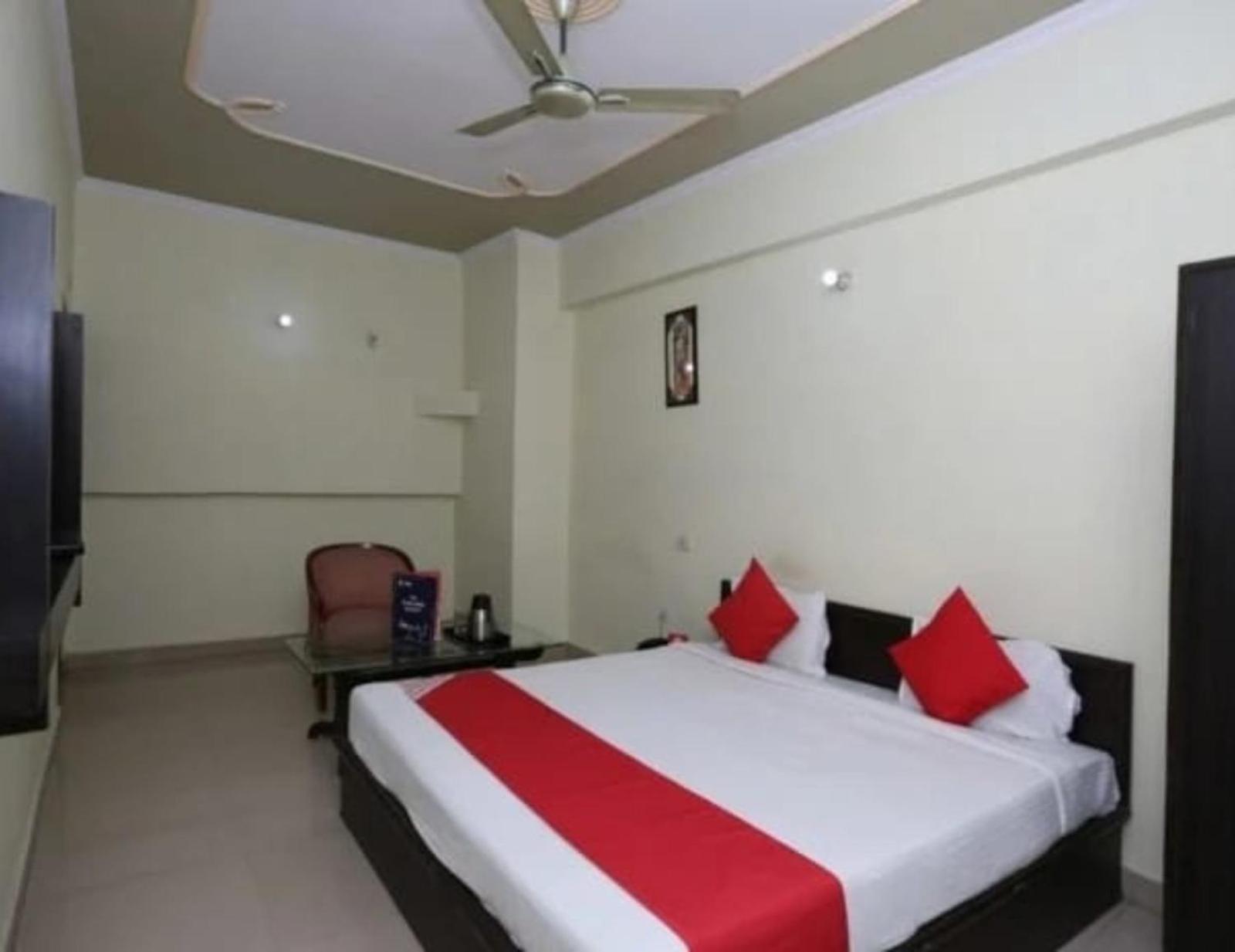 Hotel S K Palace Lucknow , Best Hotel In Lucknow , Hotel In Transport Nagar Lucknow ,Budget Hotels In Лакнау Екстериор снимка