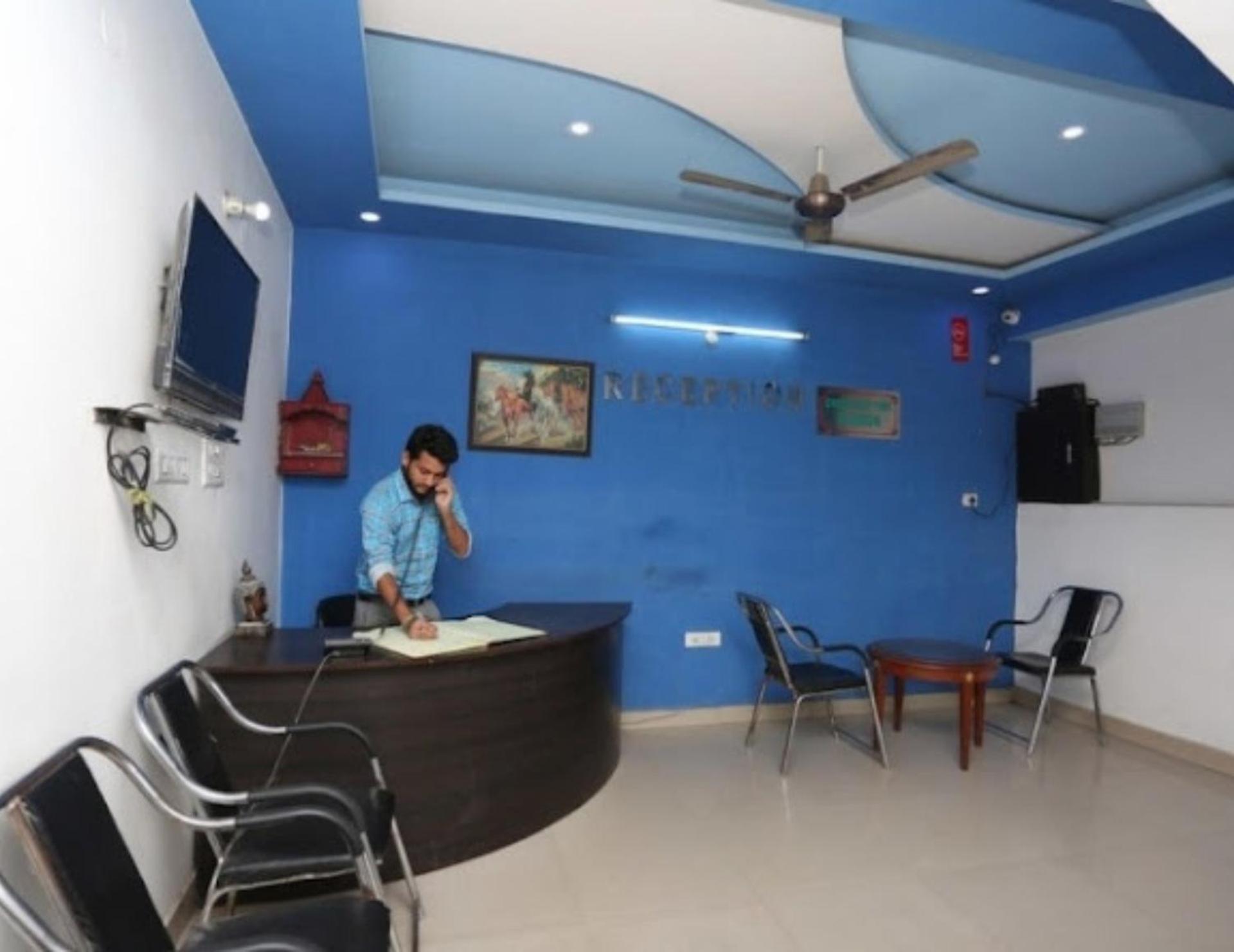 Hotel S K Palace Lucknow , Best Hotel In Lucknow , Hotel In Transport Nagar Lucknow ,Budget Hotels In Лакнау Екстериор снимка